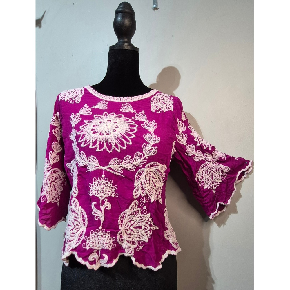 Solitaire Magenta Purple Embroidered Boho Blouse 3/4 Bell Sleeve Rayon Medium
